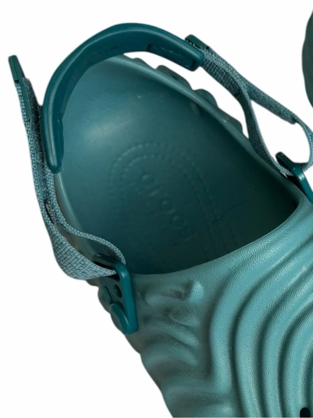 CROCS Wave-Textured Clog in Teal